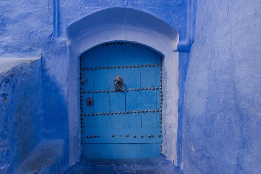 draft stopper door seal winter apartment entrance