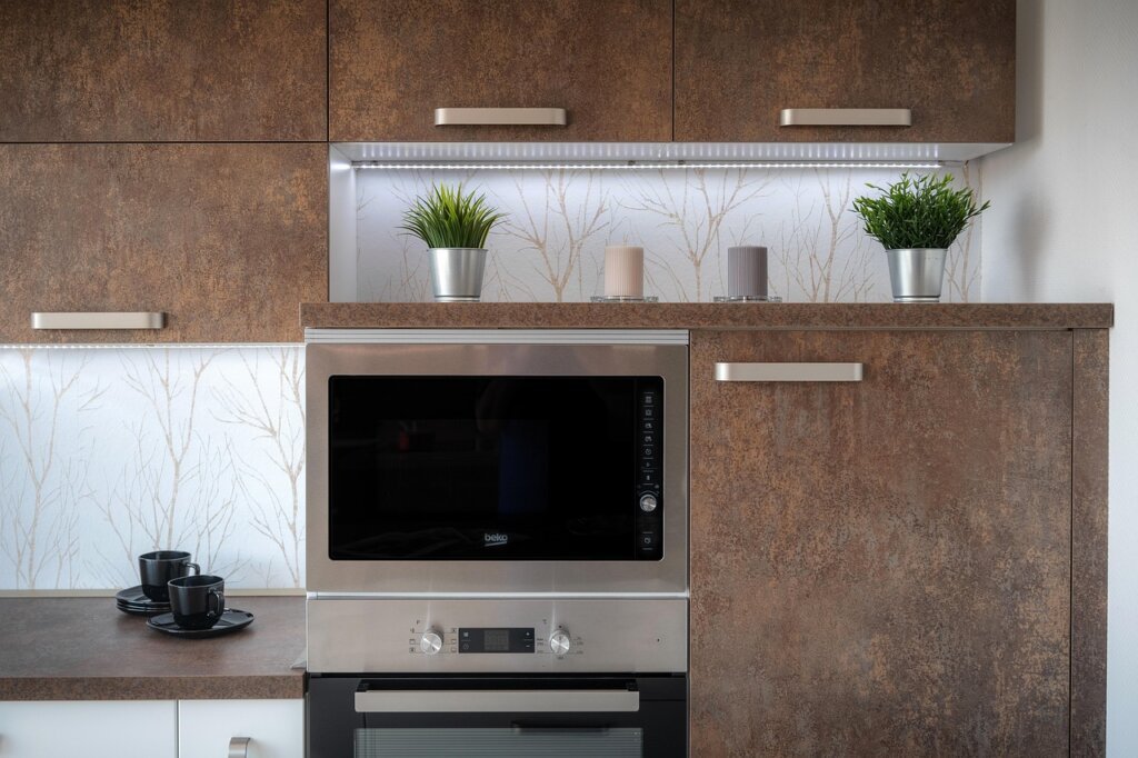 microwave interior with grease and food splatters