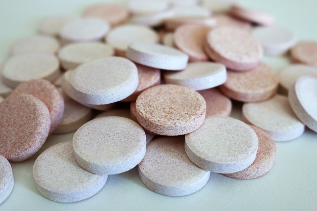 effervescent tablet dissolving in water washing machine